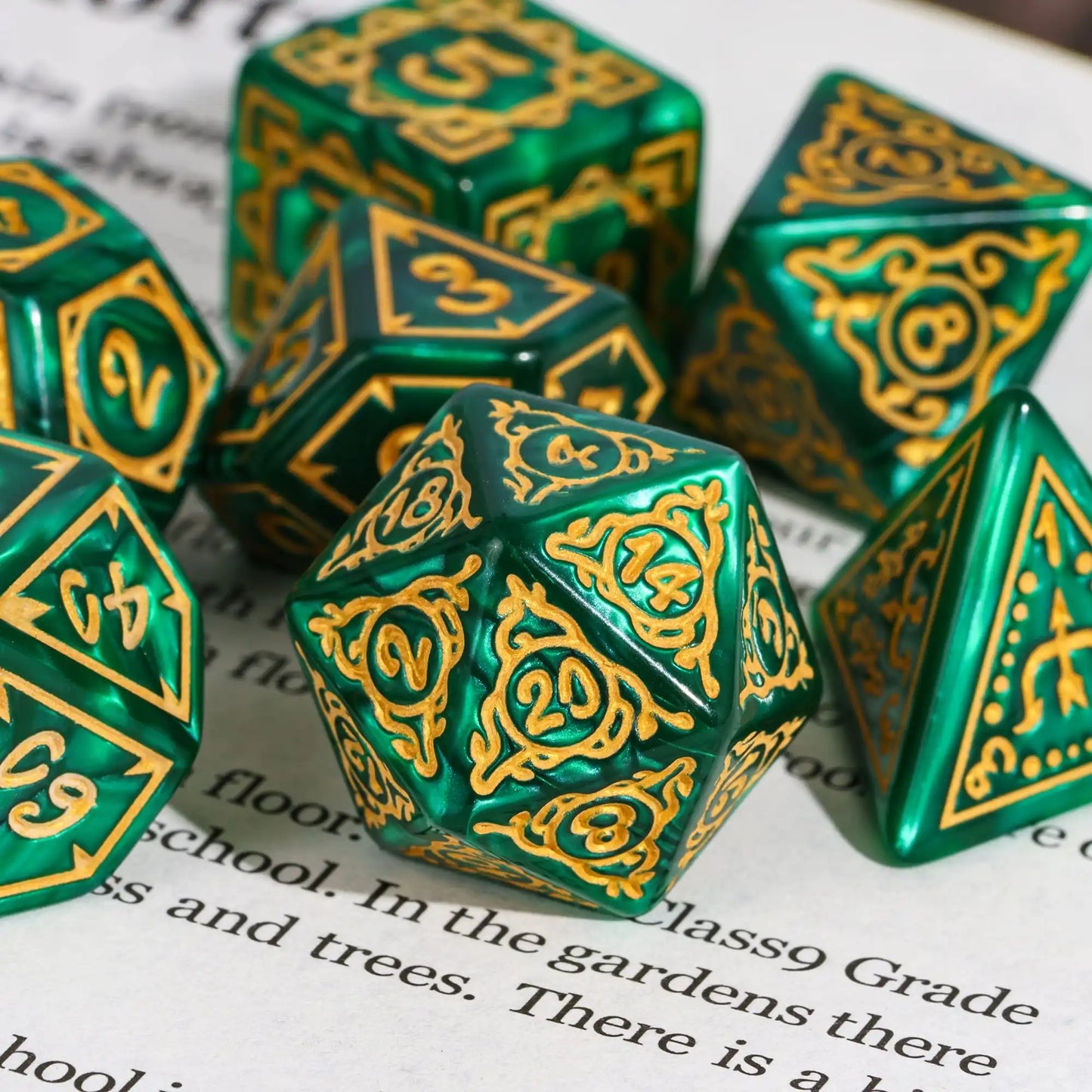 Framed Edges Acrylic Dice - Green and White